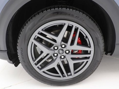 Used 2025 Ford Explorer ST-Line w/ Premium Package image 9