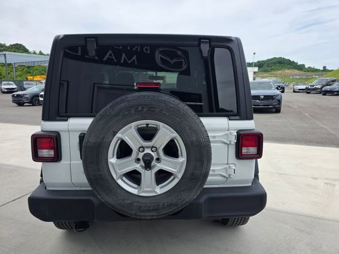 Used 2020 Jeep Wrangler Sport AWD/4WD image 8