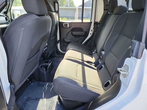 New 2023 Jeep Gladiator Sport image 15