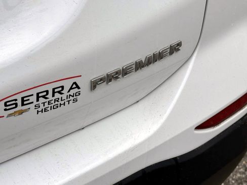 Certified 2022 Chevrolet Equinox Premier w/ LPO, Floor Liner Package image 9