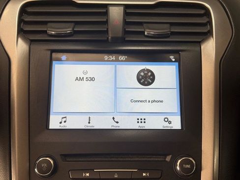 Used 2017 Ford Fusion SE w/ Fusion SE Technology Package FWD image 14