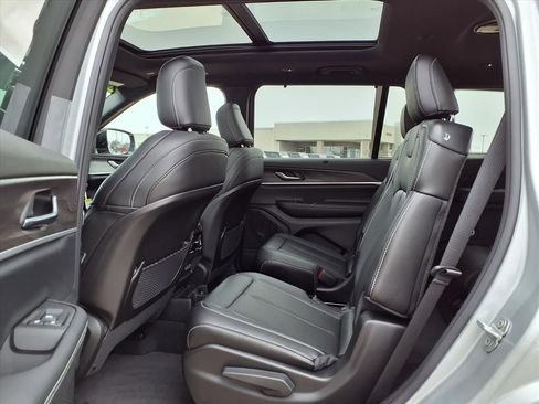 New 2025 Jeep Grand Cherokee L Limited w/ Luxury Tech Group II image 22