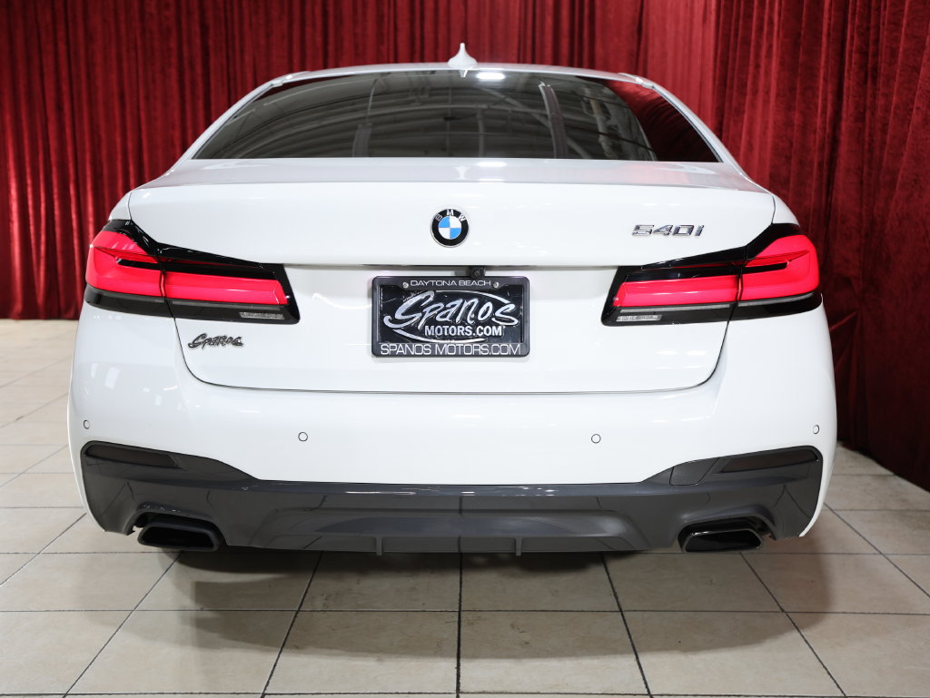 Used 2022 BMW 540i w/ M Sport Package RWD image 10