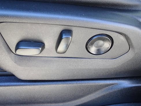 Used 2021 Chevrolet Suburban LT image 15