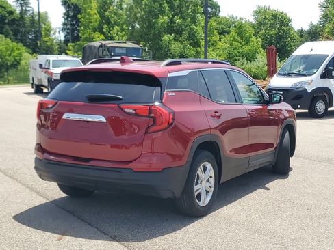 Used 2019 GMC Terrain SLE w/ Driver Convenience Package FWD image 2