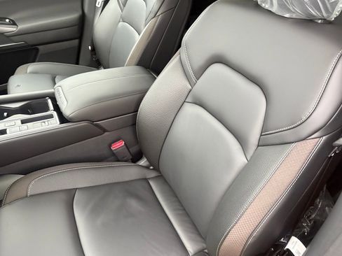 New 2025 Nissan Pathfinder SL image 17