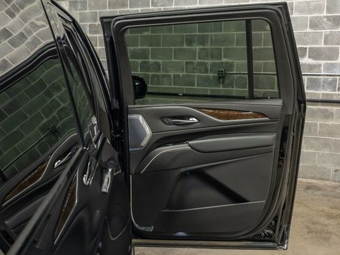 Used 2023 Cadillac Escalade ESV Sport Platinum w/ LPO, ONYX Package AWD/4WD image 58