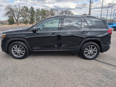 Certified 2024 GMC Terrain SLT image 2