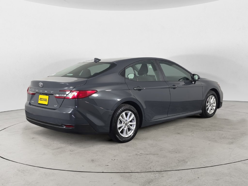 Used 2025 Toyota Camry LE FWD image 5