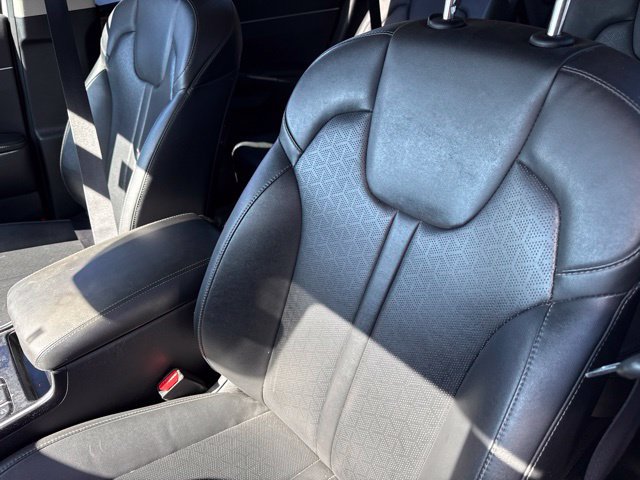 Used 2023 Kia Sorento EX w/ Panoramic Sunroof Package FWD image 12