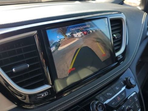 Used 2023 Chrysler Pacifica Touring-L w/ S Appearance Package image 16