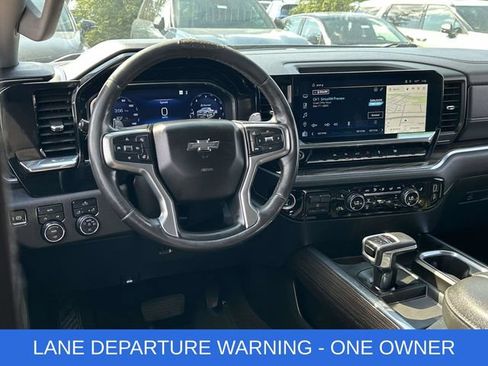 Used 2023 Chevrolet Silverado 1500 RST AWD/4WD image 2