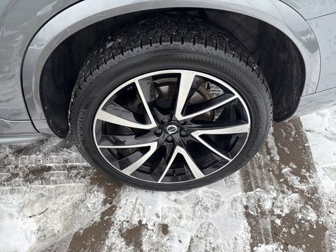 Used 2020 Volvo XC90 T6 Momentum w/ Protection Package Premier image 16