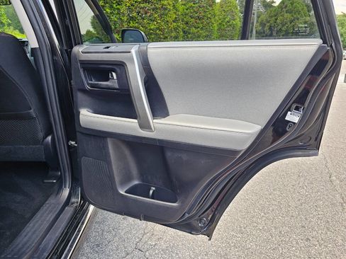 Used 2012 Toyota 4Runner SR5 w/ Convenience Pkg image 26