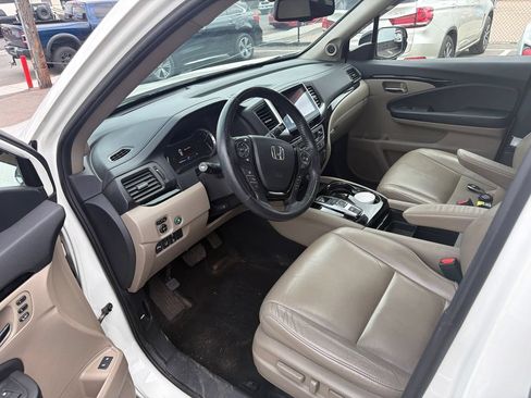 Used 2016 Honda Pilot Touring image 11