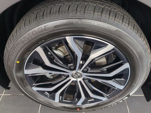 New 2026 Toyota Crown XLE image 25