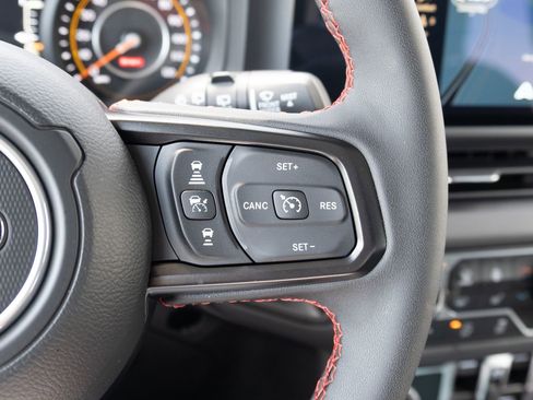 Used 2024 Jeep Wrangler Unlimited Rubicon w/ Technology Group AWD/4WD image 7