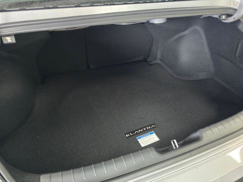 New 2026 Hyundai Elantra Limited FWD image 17