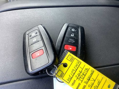 Used 2021 Toyota Highlander XSE AWD/4WD image 20