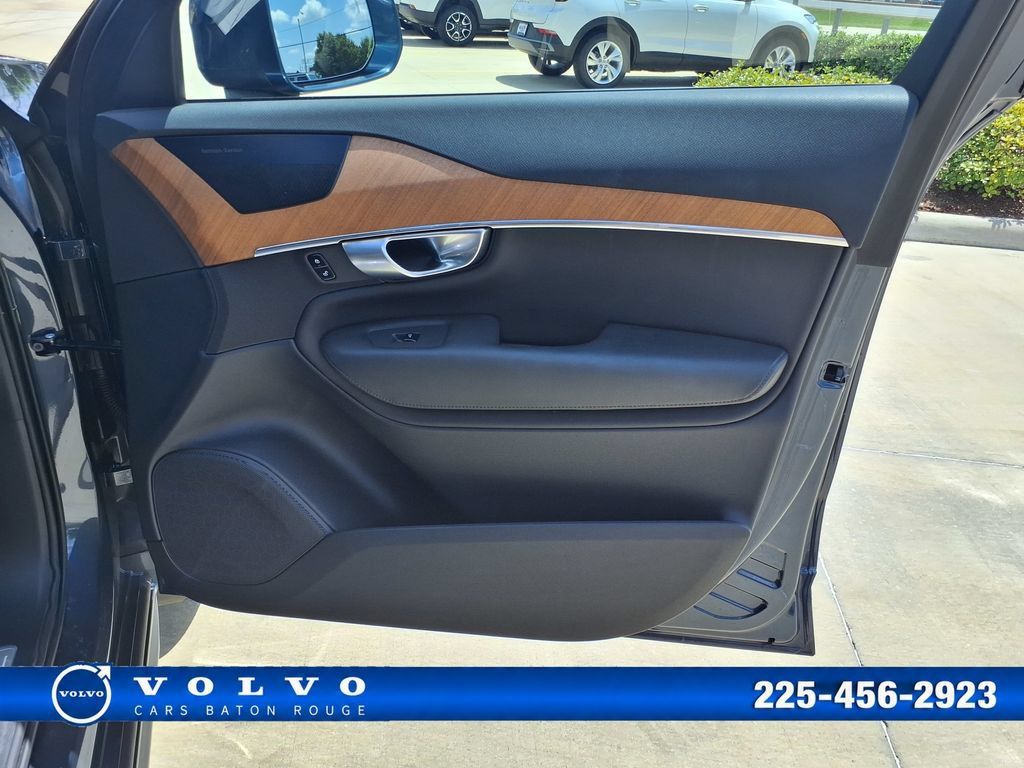 Certified 2024 Volvo XC90 B5 Plus w/ Protection Package Premier AWD/4WD image 23