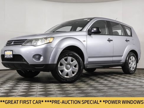 Used 2009 Mitsubishi Outlander ES image 2