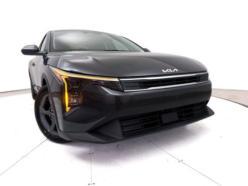 Certified 2025 Kia K4 FWD image 5
