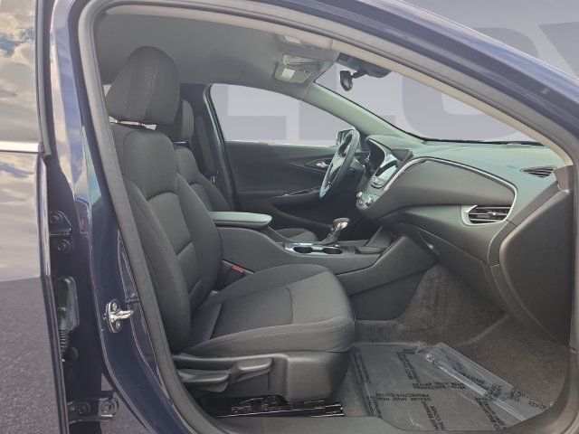 Certified 2025 Chevrolet Malibu RS FWD image 17