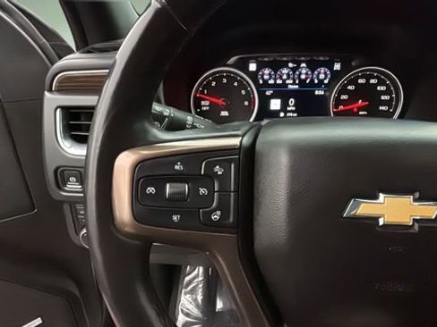 Used 2021 Chevrolet Suburban High Country w/ Premium Package image 23