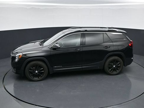 Used 2023 GMC Terrain SLT w/ Infotainment Package II AWD/4WD image 33