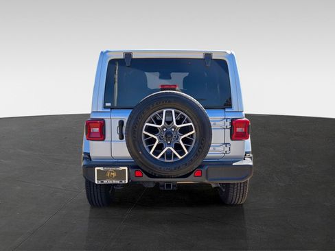 Used 2024 Jeep Wrangler Unlimited Sahara AWD/4WD image 5