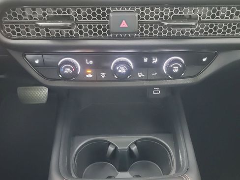 Certified 2025 Honda HR-V Sport image 31