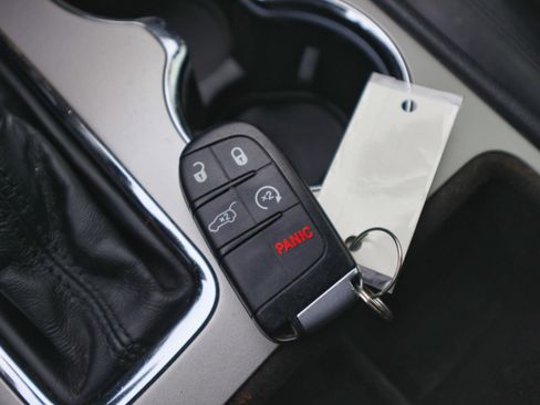 Used 2019 Jeep Grand Cherokee Altitude image 28