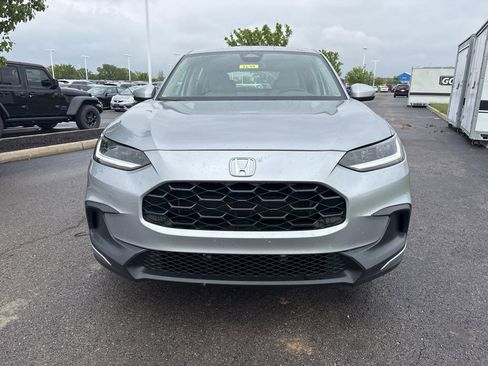 Used 2023 Honda HR-V LX image 2