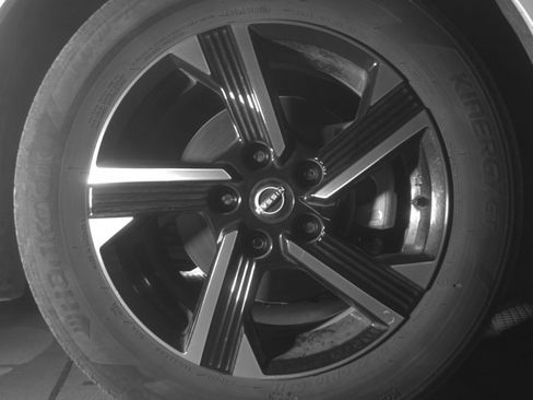 Used 2025 Nissan Sentra SV FWD image 16