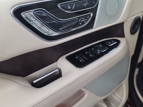 Used 2021 Lincoln Navigator Reserve AWD/4WD image 13