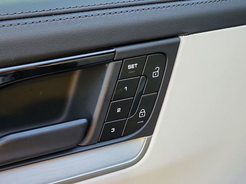 Certified 2024 Porsche Cayenne Base image 25