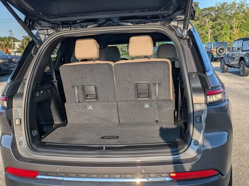 New 2025 Jeep Grand Cherokee L Limited image 31