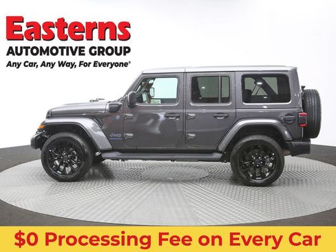Used 2025 Jeep Wrangler Unlimited Sahara AWD/4WD image 56