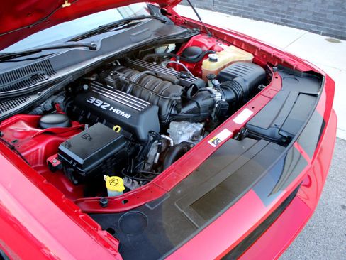 Used 2013 Dodge Challenger SRT8 w/ Harman Kardon Audio Group image 24