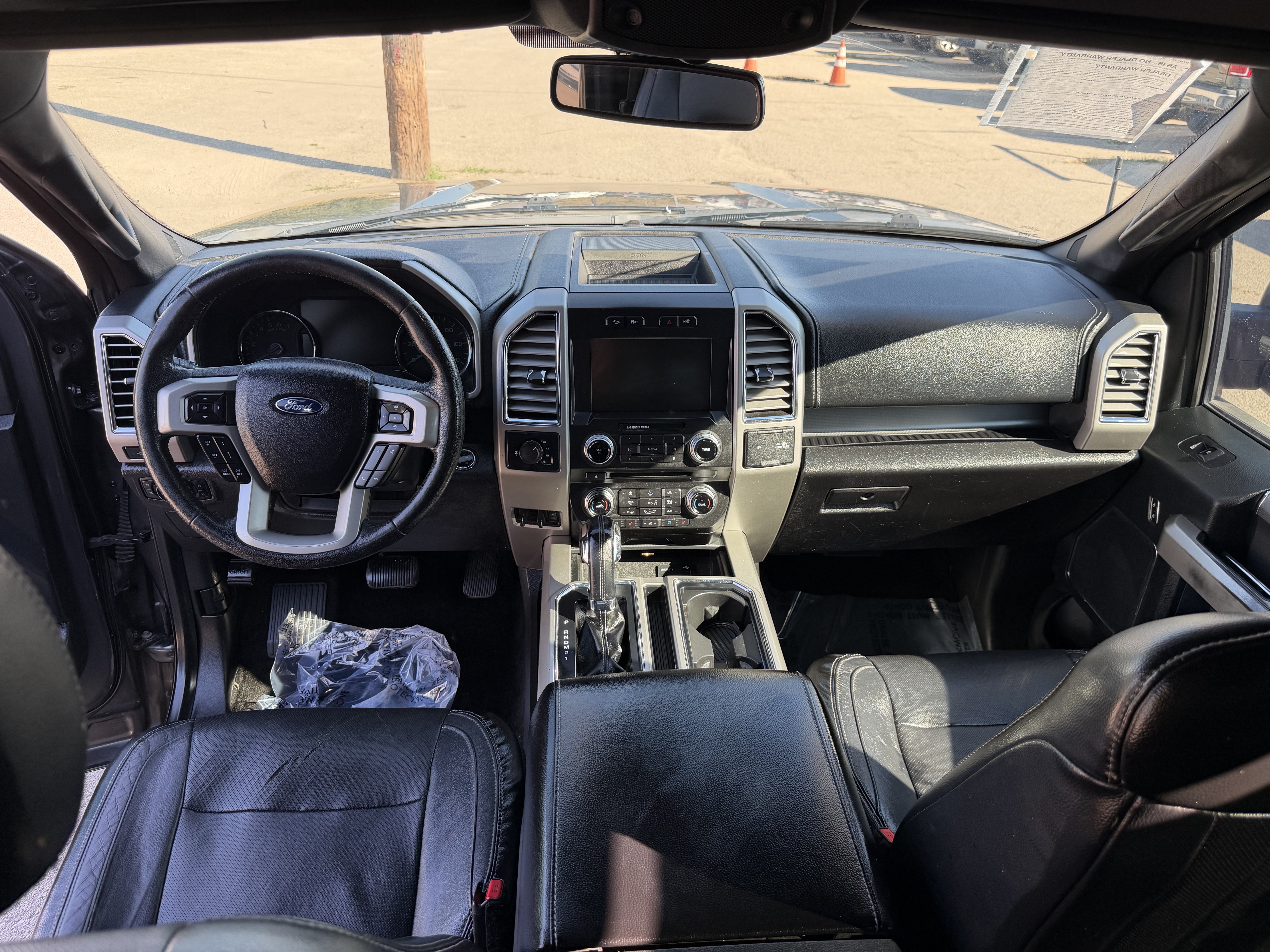 Used 2015 Ford F150 Lariat w/ Equipment Group 502A Luxury AWD/4WD image 19