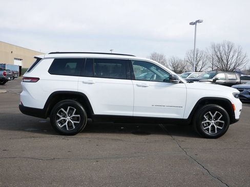 Used 2024 Jeep Grand Cherokee L Limited w/ Luxury Tech Group II AWD/4WD image 11