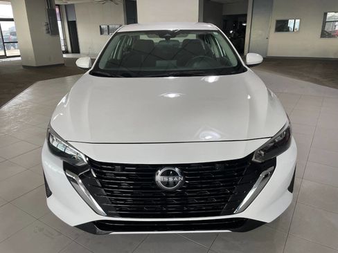 Used 2024 Nissan Sentra SV image 2