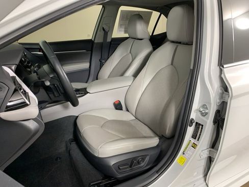 Used 2023 Toyota Camry XSE image 30