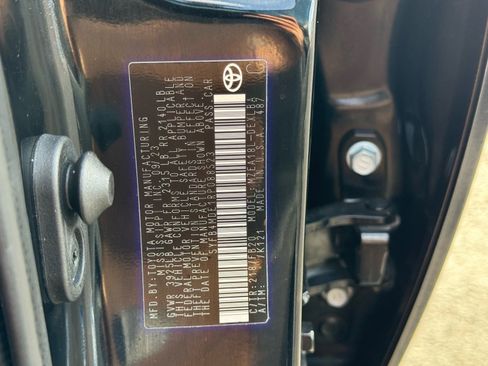 Used 2024 Toyota Corolla LE image 32