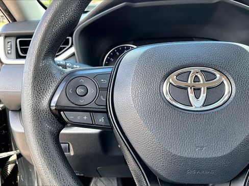 Used 2019 Toyota RAV4 LE w/ Carpet Mat Package FWD image 24