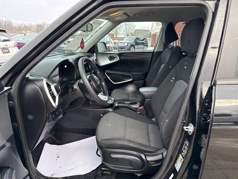 Used 2022 Kia Soul LX image 24