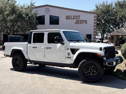 Used 2021 Jeep Gladiator Sport image 1