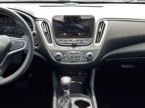 Used 2022 Chevrolet Malibu LT FWD image 25