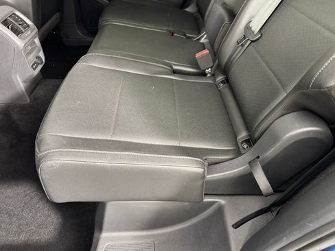 Used 2020 Volkswagen Tiguan SE image 24