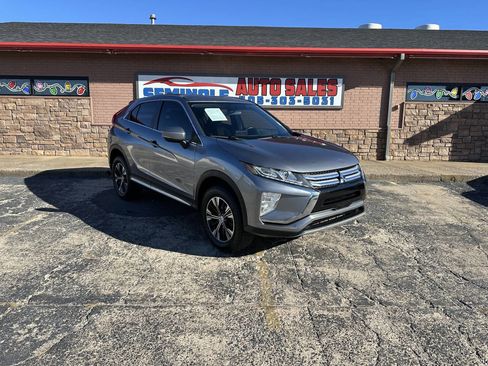 Used 2018 Mitsubishi Eclipse Cross SE image 2